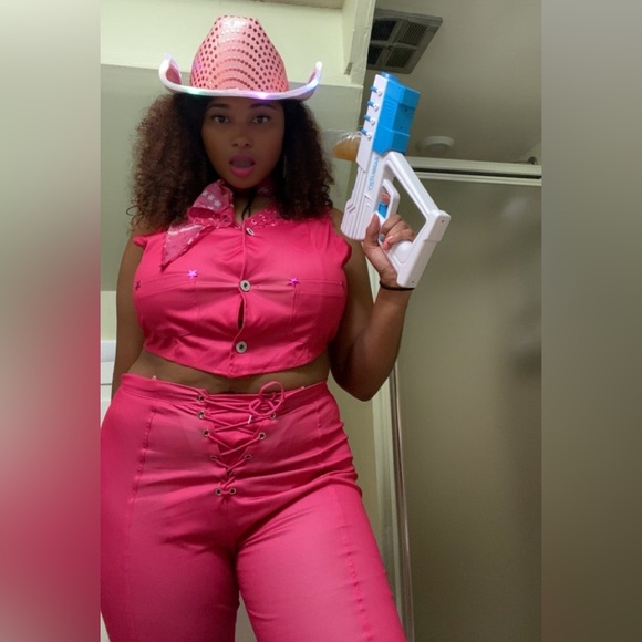 Meet your Posher, Krystal - Picture 2 of 16